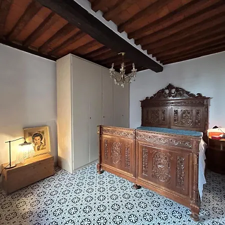 La Casa Del Polpo Rosa